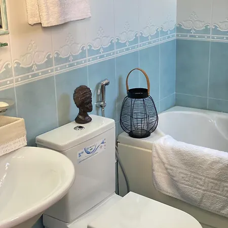 Tropical Beachfront Apartamento Sarandë